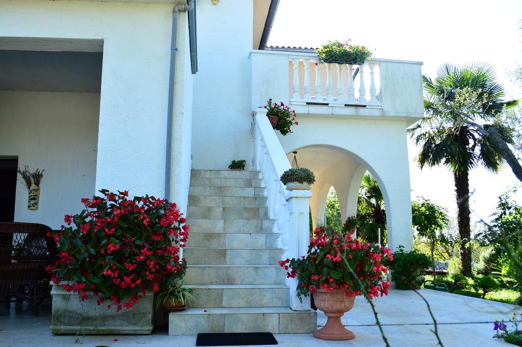 Apartments Stivic Pinezići Екстериор снимка